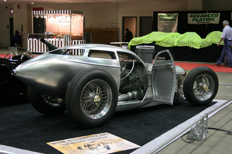 Illustration for article titled 2009 Detroit Autorama: Dan Webb's Golden Submarine Debuts!